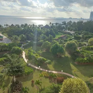 https://taino-hotel-bb-cancun.quintano-roohotels.com